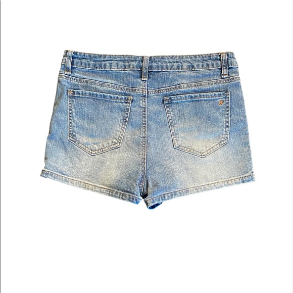 Boho  button fly distressed light wash jean shorts with embroidered flow… - Picture 7 of 10